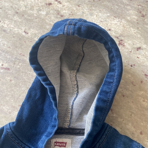 Levi’s infant front zip jean jacket.  Size 24 months - Picture 4 of 8